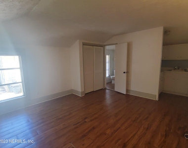 3114 Riverside Avenue - Photo Thumbnail 1