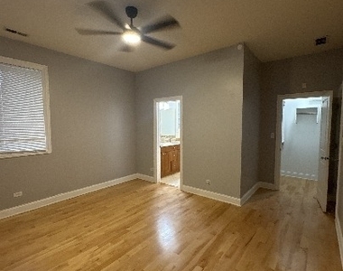 4218 S King Drive - Photo Thumbnail 8