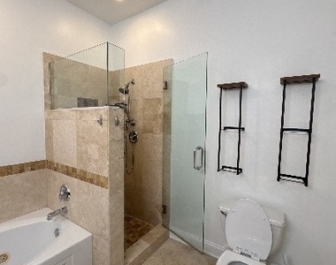 4218 S King Drive - Photo Thumbnail 11