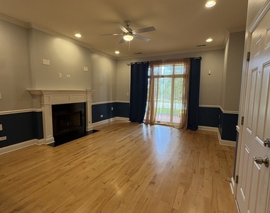 4218 S King Drive - Photo Thumbnail 1