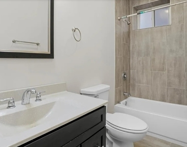 4530 S Michigan Avenue - Photo Thumbnail 8