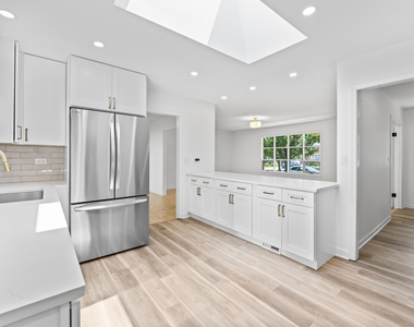5654 S Washington Street - Photo Thumbnail 9
