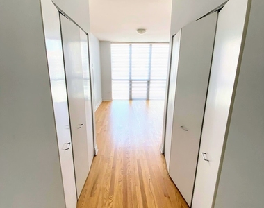 600 N Dearborn Street - Photo Thumbnail 12