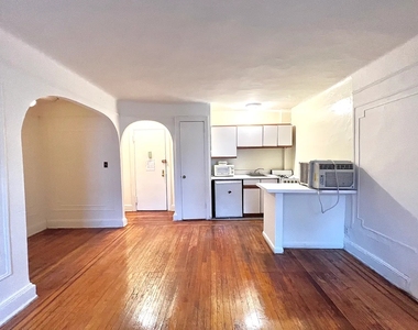 398 East 52nd Street - Photo Thumbnail 4