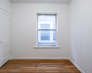 4904 W School Street - Photo Thumbnail 6