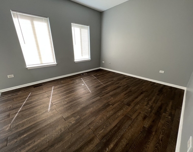 3102 Alyssa Street - Photo Thumbnail 9