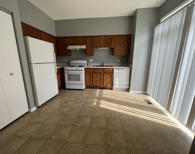 3102 Alyssa Street - Photo Thumbnail 2