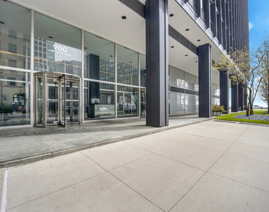 900 N Lake Shore Drive - Photo Thumbnail 2