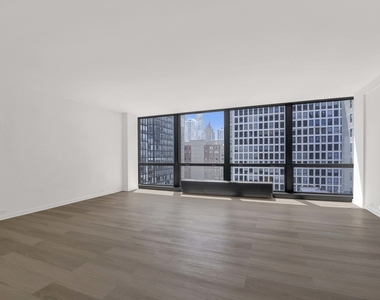 900 N Lake Shore Drive - Photo Thumbnail 4