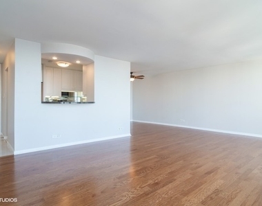 111 E Chestnut Street - Photo Thumbnail 2