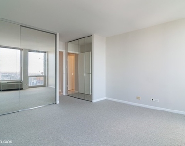 111 E Chestnut Street - Photo Thumbnail 5