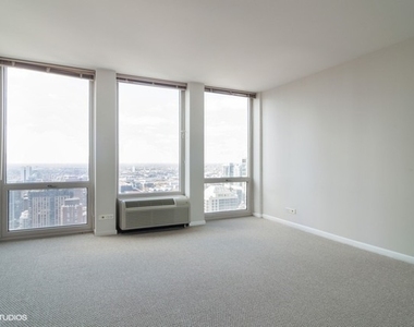 111 E Chestnut Street - Photo Thumbnail 6