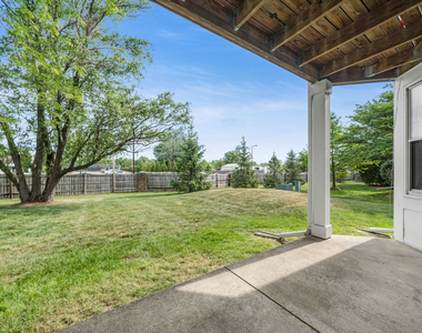 98 Willow Parkway - Photo Thumbnail 16