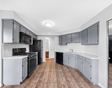 98 Willow Parkway - Photo Thumbnail 6