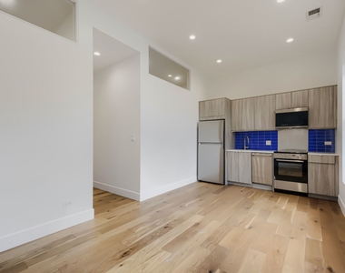 6740 N Sheridan Road - Photo Thumbnail 4