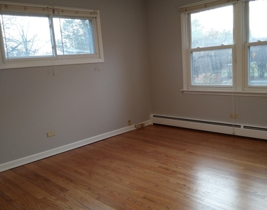 909 Dundee Avenue - Photo Thumbnail 4