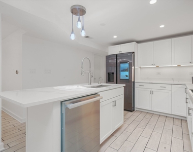 2203 W Giddings Street - Photo Thumbnail 5