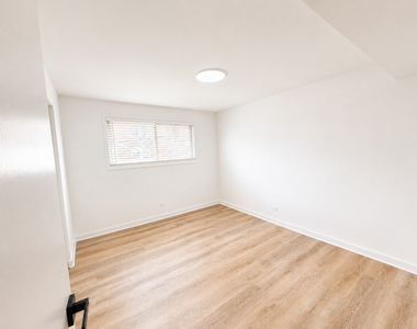 5819 W Higgins Avenue - Photo Thumbnail 16