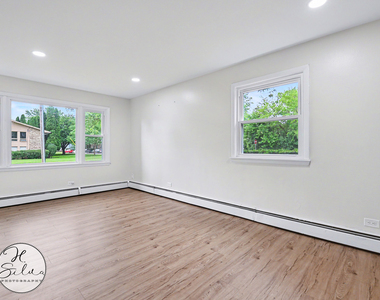 10 Arrowhead Drive - Photo Thumbnail 2