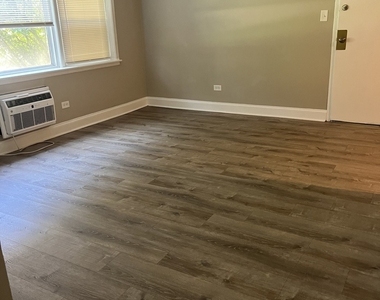 10917 Lloyd Drive - Photo Thumbnail 2