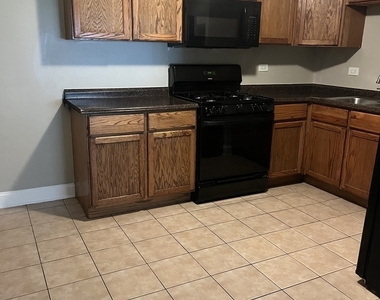 10917 Lloyd Drive - Photo Thumbnail 3