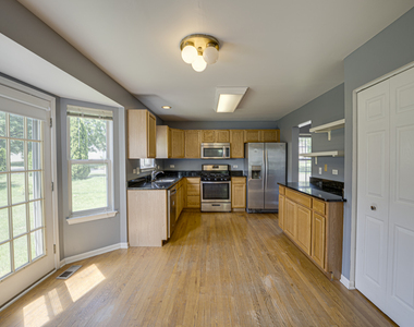 2464 Blue Spruce Lane - Photo Thumbnail 5