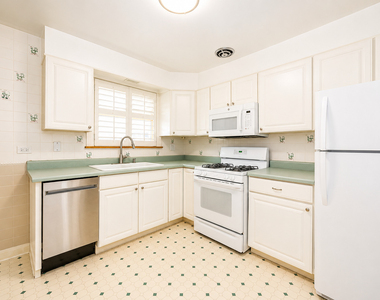 408 S Albert Street - Photo Thumbnail 19