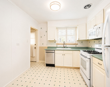 408 S Albert Street - Photo Thumbnail 17