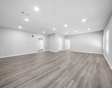 5399 Northland Drive Ne - Photo Thumbnail 1