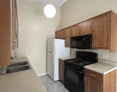 341 Jefferson Court - Photo Thumbnail 8