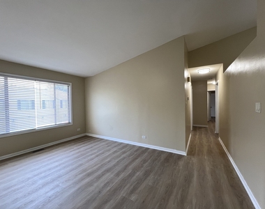 341 Jefferson Court - Photo Thumbnail 2