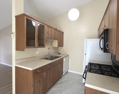 341 Jefferson Court - Photo Thumbnail 6