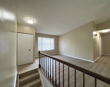 341 Jefferson Court - Photo Thumbnail 4