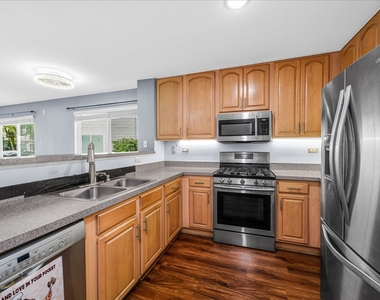 2447 Mayfield Drive - Photo Thumbnail 2