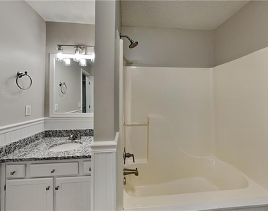 328 Abbington Lane - Photo Thumbnail 15