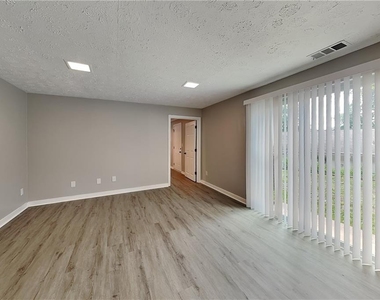 1100 Lake Drive - Photo Thumbnail 6