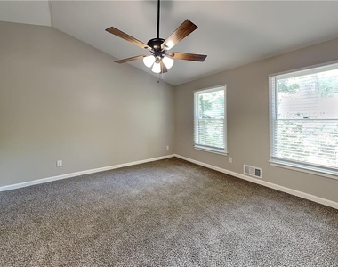 1100 Lake Drive - Photo Thumbnail 9