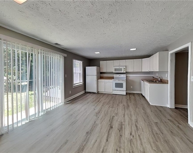 1100 Lake Drive - Photo Thumbnail 5