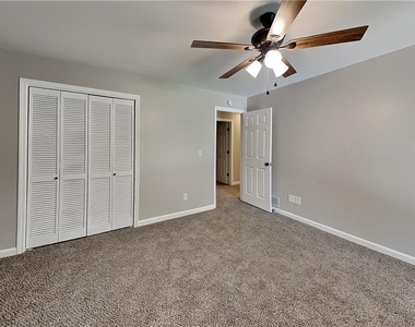 1100 Lake Drive - Photo Thumbnail 15
