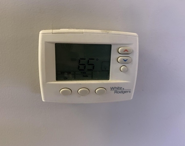 4810 N Avers Avenue - Photo Thumbnail 5