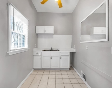 660 Queen Street Sw - Photo Thumbnail 24