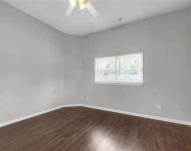 660 Queen Street Sw - Photo Thumbnail 43
