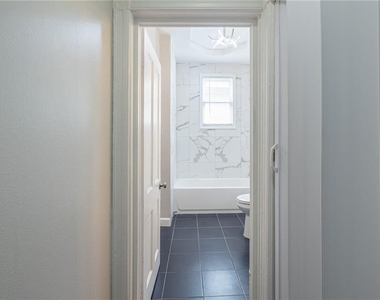 660 Queen Street Sw - Photo Thumbnail 26