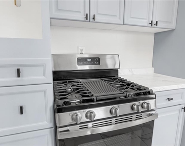 660 Queen Street Sw - Photo Thumbnail 14