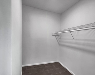 660 Queen Street Sw - Photo Thumbnail 41