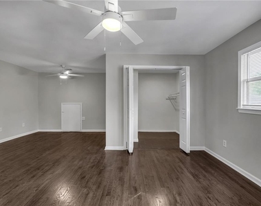 660 Queen Street Sw - Photo Thumbnail 40