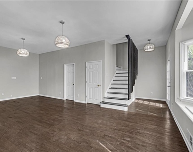 660 Queen Street Sw - Photo Thumbnail 21