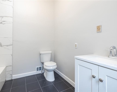 660 Queen Street Sw - Photo Thumbnail 29