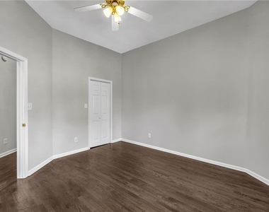660 Queen Street Sw - Photo Thumbnail 44