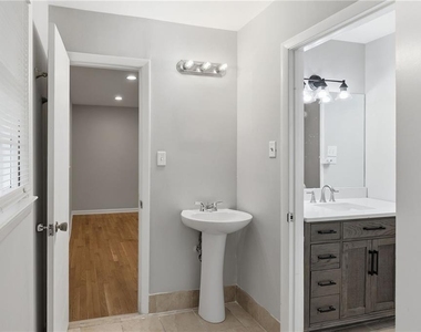 4411 Langdon Drive - Photo Thumbnail 11